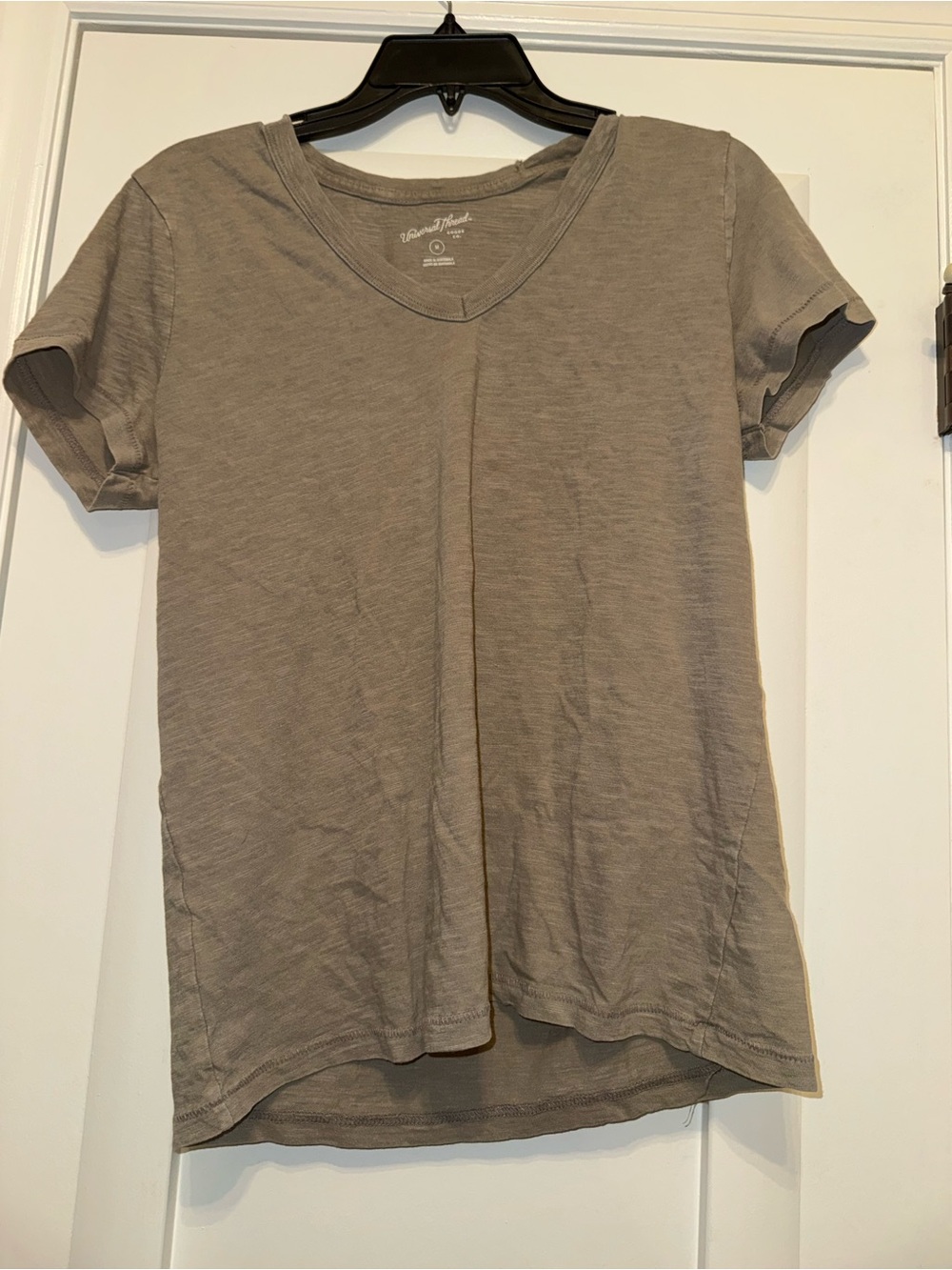 Universal Thread Women's Short Sleeve V-Neck Tee in Taupe
